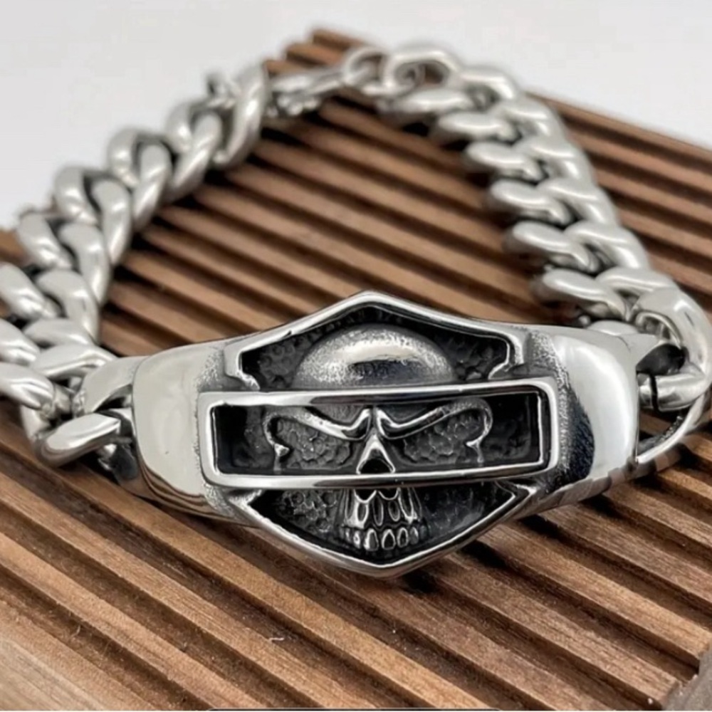 Skull Stainless Steel Men’s Chain Link Bracelet